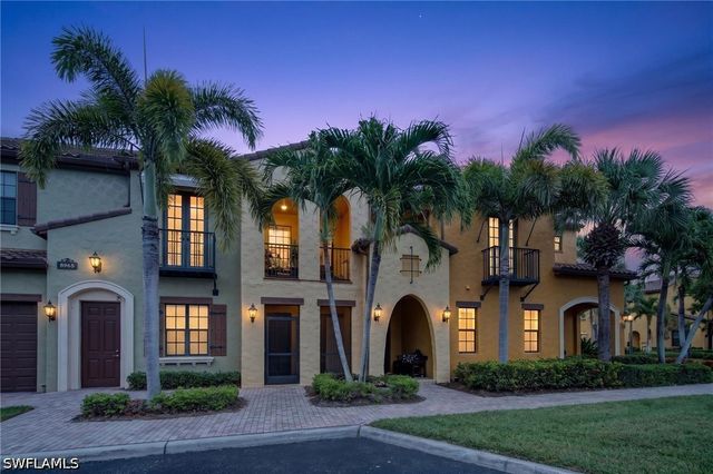 8965 Malibu LN 802, Naples, FL 34113