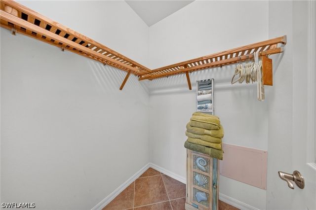 8965 Malibu LN 802, Naples, FL 34113