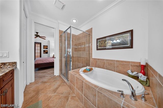 8965 Malibu LN 802, Naples, FL 34113