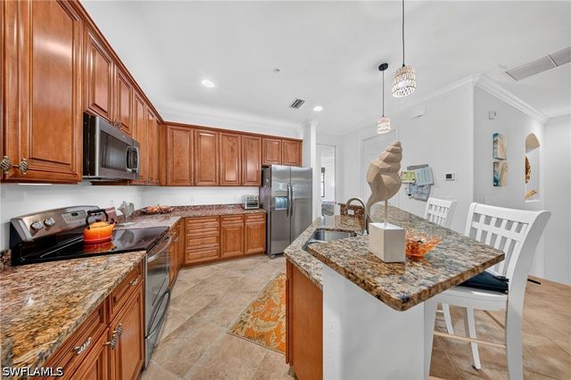 8965 Malibu LN 802, Naples, FL 34113