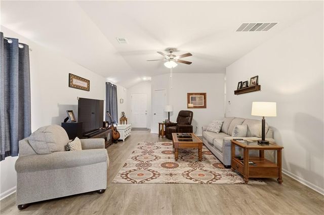 20312 W 193rd Lane, Spring Hill, KS 66083