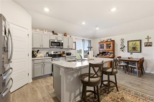 20312 W 193rd Lane, Spring Hill, KS 66083