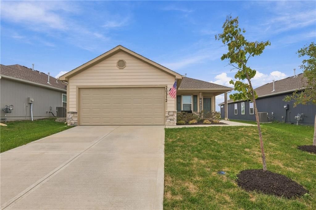 20312 W 193rd Lane, Spring Hill, KS 66083