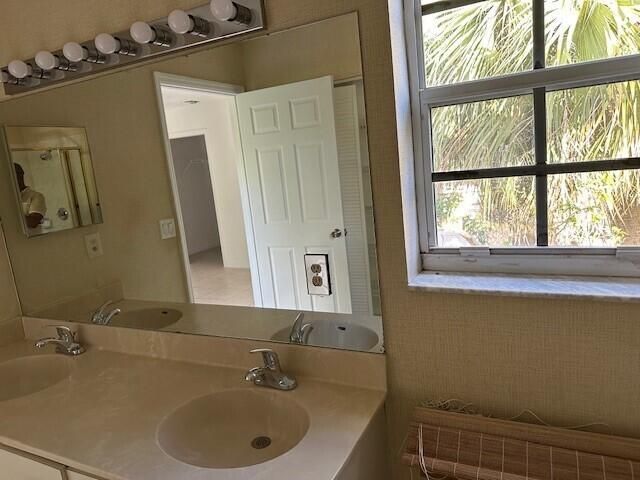 4172 Pine Hollow Circle, Greenacres, FL 33463