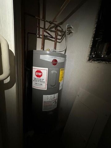 4172 Pine Hollow Circle, Greenacres, FL 33463