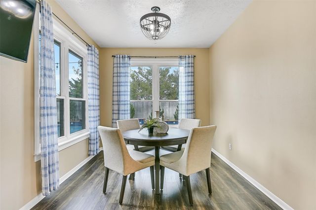 303 Regency Court, Friendswood, TX 77546