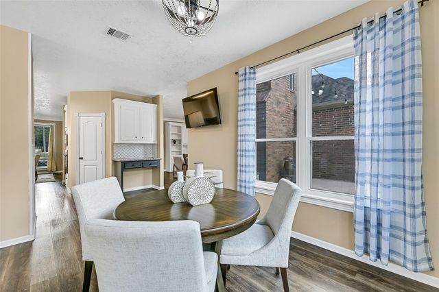 303 Regency Court, Friendswood, TX 77546