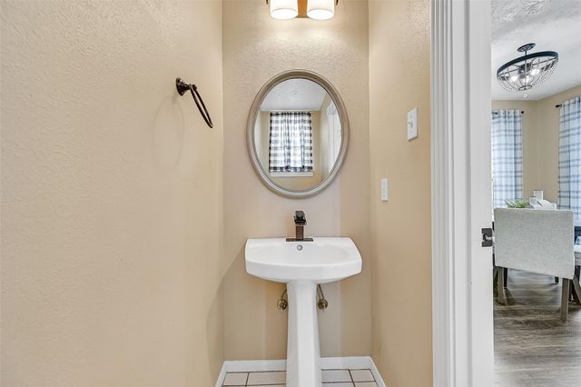 303 Regency Court, Friendswood, TX 77546