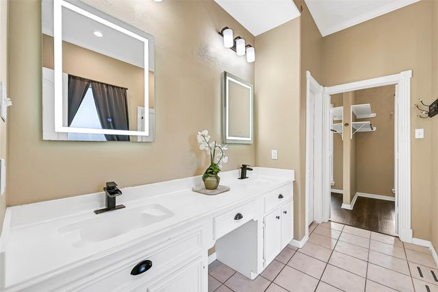 303 Regency Court, Friendswood, TX 77546
