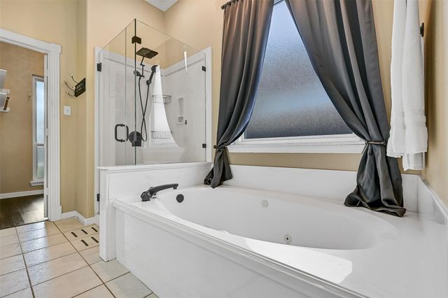 303 Regency Court, Friendswood, TX 77546