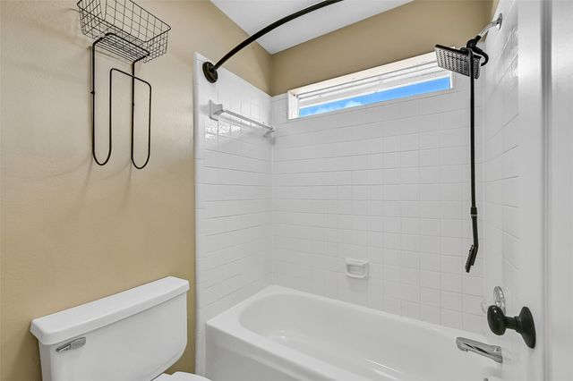 303 Regency Court, Friendswood, TX 77546