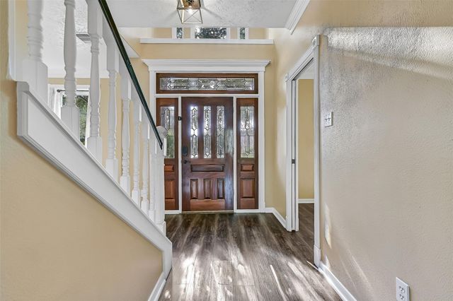 303 Regency Court, Friendswood, TX 77546