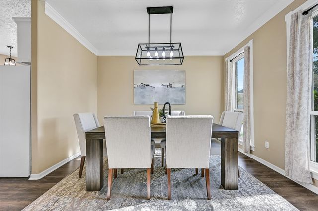 303 Regency Court, Friendswood, TX 77546