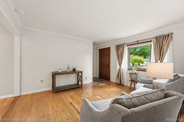 1087 Collingwood Drive, Rochester Hills, MI 48307