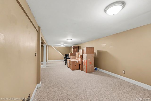 1087 Collingwood Drive, Rochester Hills, MI 48307