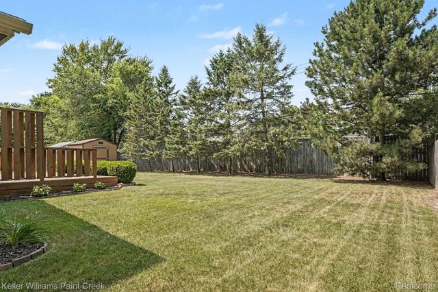 1087 Collingwood Drive, Rochester Hills, MI 48307