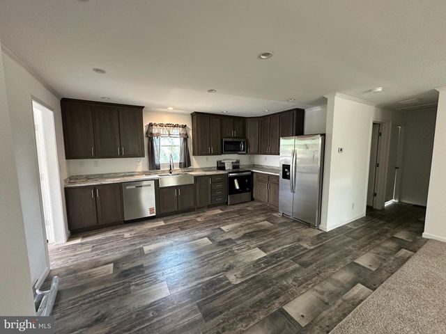 28 LINCOLN AVE, Coatesville, PA 19320