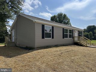 28 LINCOLN AVE, Coatesville, PA 19320
