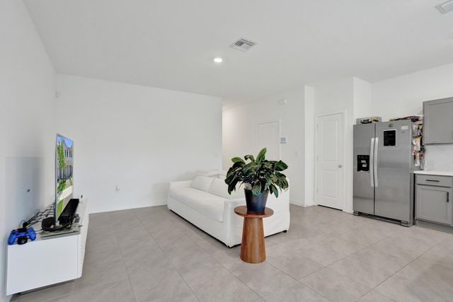 975 NW 3rd Terrace, Pompano Beach, FL 33060