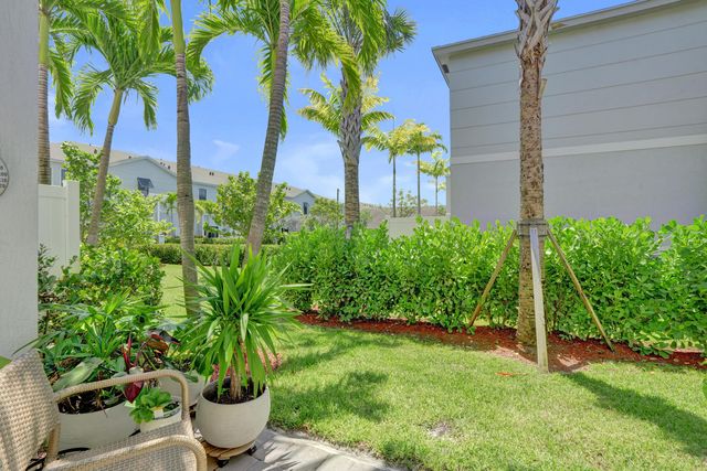 975 NW 3rd Terrace, Pompano Beach, FL 33060