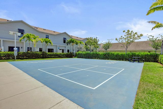 975 NW 3rd Terrace, Pompano Beach, FL 33060