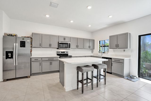975 NW 3rd Terrace, Pompano Beach, FL 33060