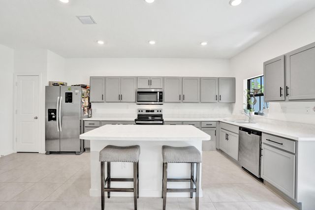 975 NW 3rd Terrace, Pompano Beach, FL 33060