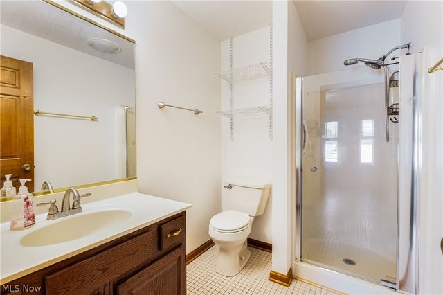 202 Tournament Trail, Cortland, OH 44410