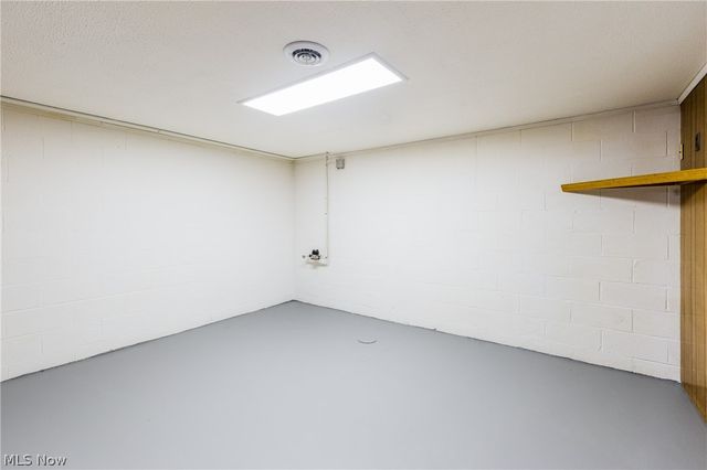 202 Tournament Trail, Cortland, OH 44410