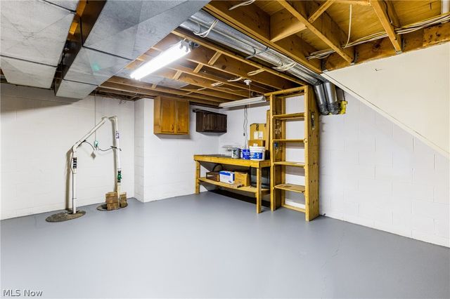 202 Tournament Trail, Cortland, OH 44410