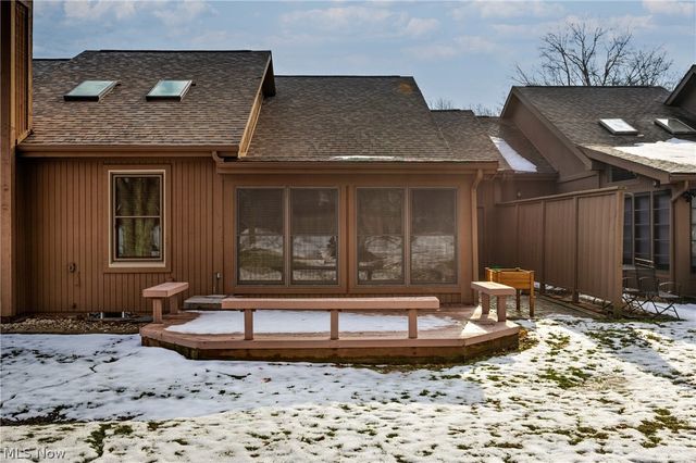 202 Tournament Trail, Cortland, OH 44410