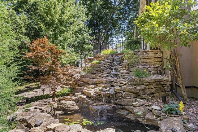 180 E Loch Lloyd Parkway, Loch Lloyd, MO 64012