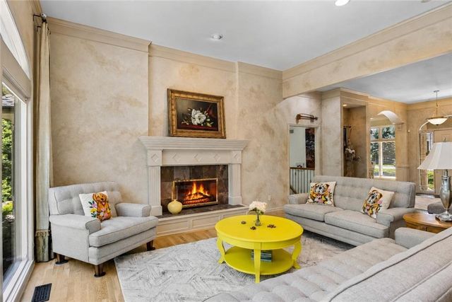 180 E Loch Lloyd Parkway, Loch Lloyd, MO 64012
