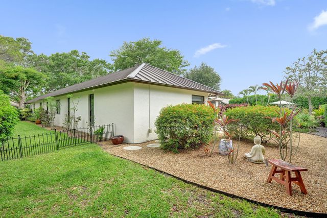 3484 Pine Haven Circle, Boca Raton, FL 33431