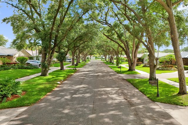 3484 Pine Haven Circle, Boca Raton, FL 33431