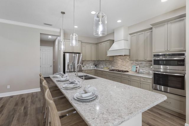 569 MAST DRIVE, Bradenton, FL 34208