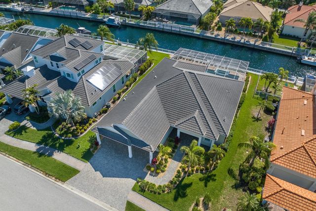 569 MAST DRIVE, Bradenton, FL 34208