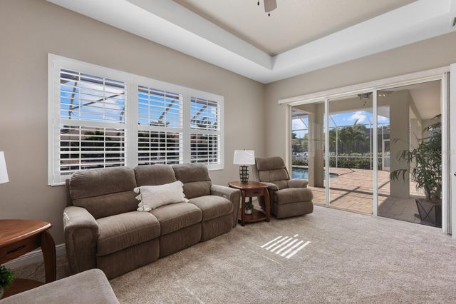 569 MAST DRIVE, Bradenton, FL 34208