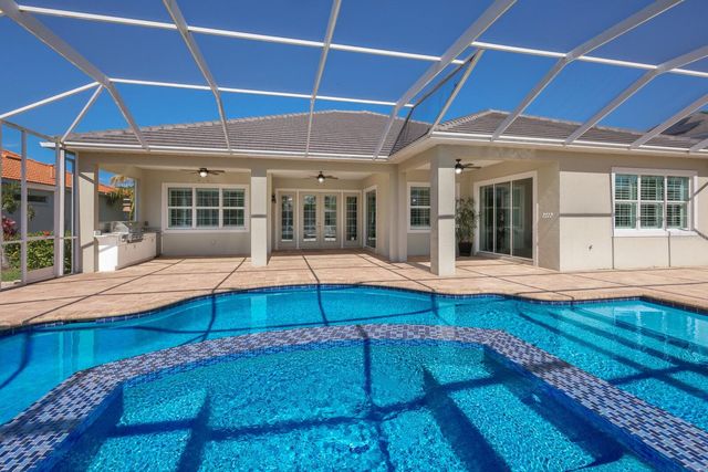 569 MAST DRIVE, Bradenton, FL 34208