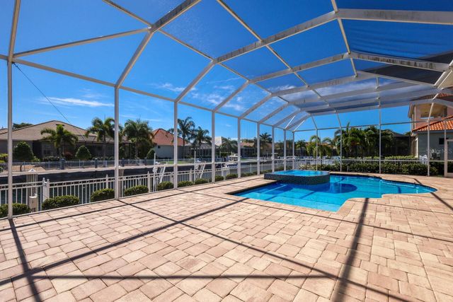 569 MAST DRIVE, Bradenton, FL 34208