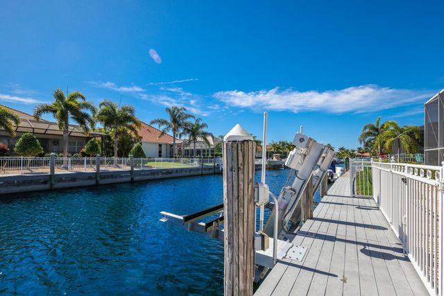 569 MAST DRIVE, Bradenton, FL 34208