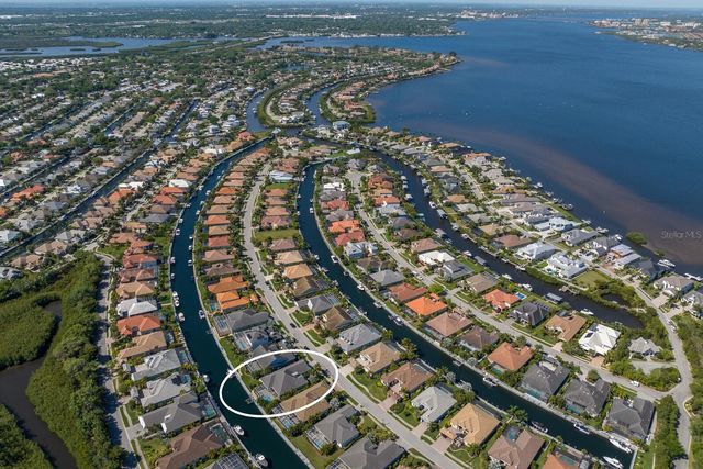 569 MAST DRIVE, Bradenton, FL 34208