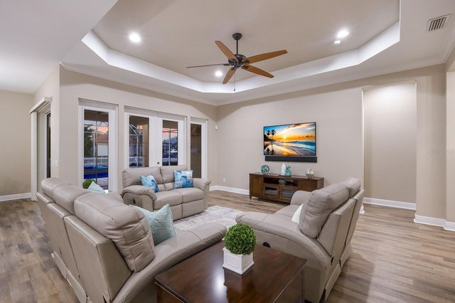 569 MAST DRIVE, Bradenton, FL 34208