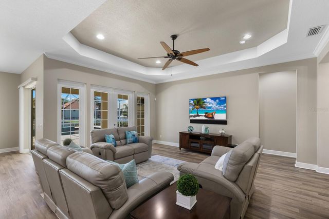 569 MAST DRIVE, Bradenton, FL 34208