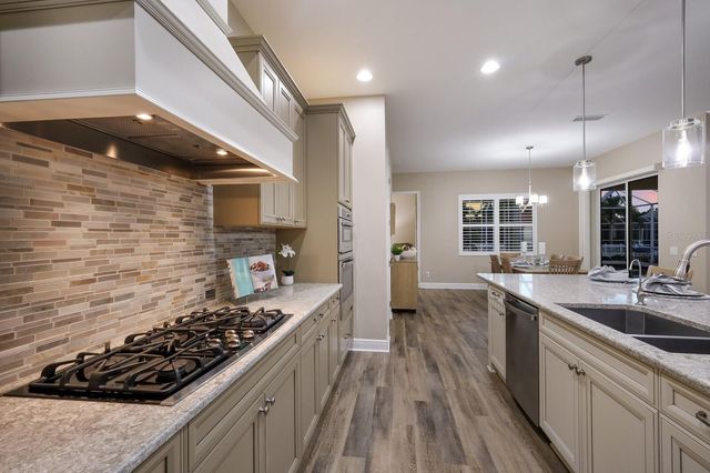 569 MAST DRIVE, Bradenton, FL 34208