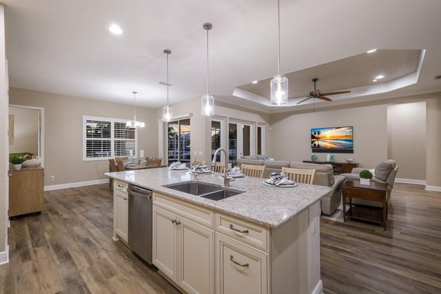 569 MAST DRIVE, Bradenton, FL 34208