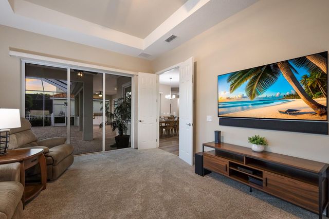 569 MAST DRIVE, Bradenton, FL 34208