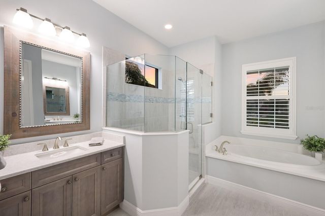 569 MAST DRIVE, Bradenton, FL 34208