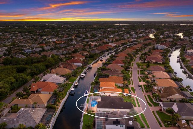 569 MAST DRIVE, Bradenton, FL 34208