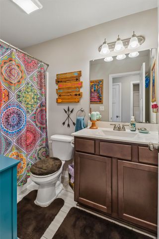810 NE Meadow Landing Drive, Ankeny, IA 50021